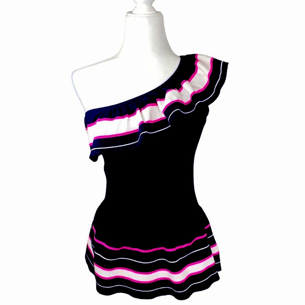 Host pick!🎉🎉🎉NWT Lilly Pulitzer Mandarina One Shoulder Top